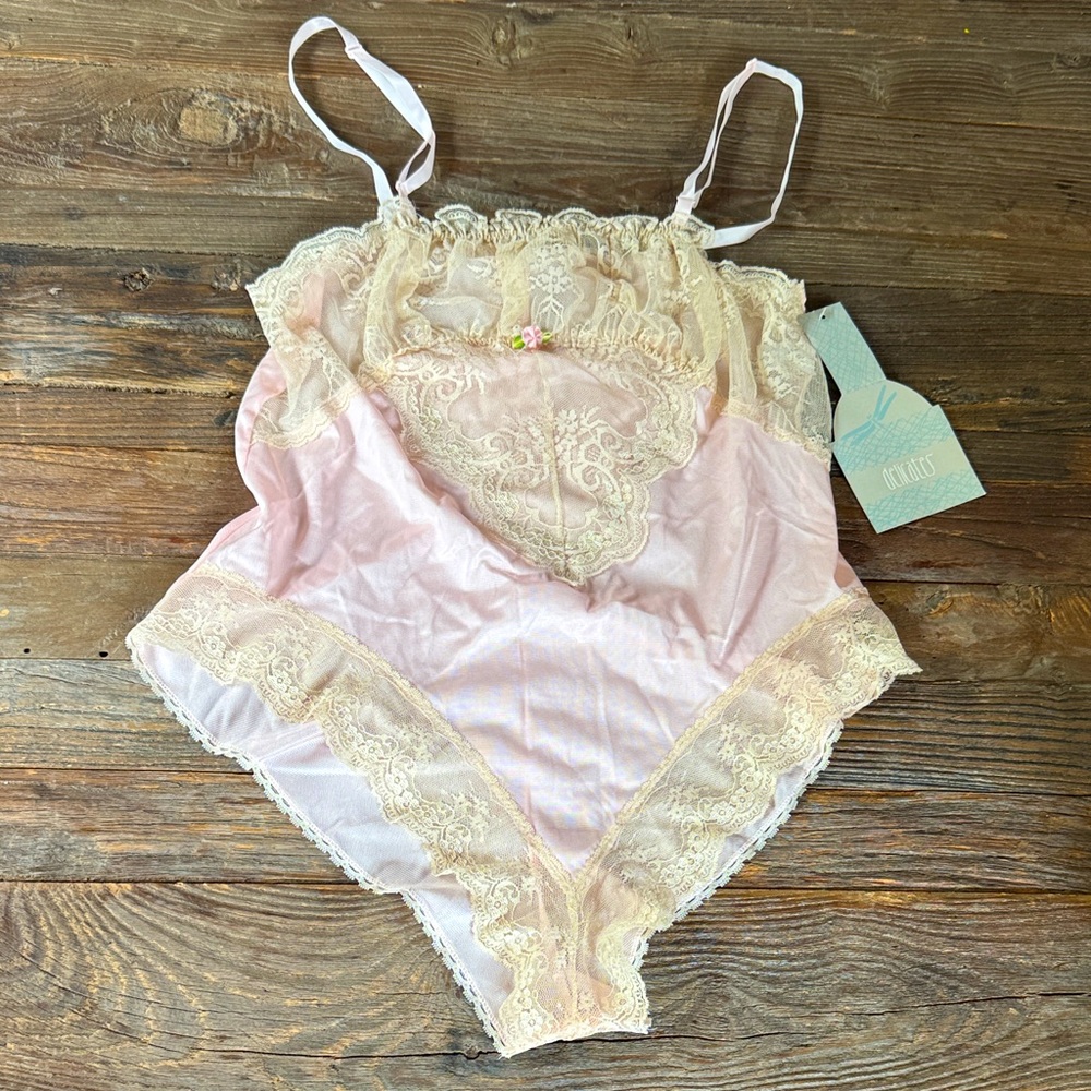 Vintage 90’s delicates pink lace‎ romper Deadstock NWT size small/med